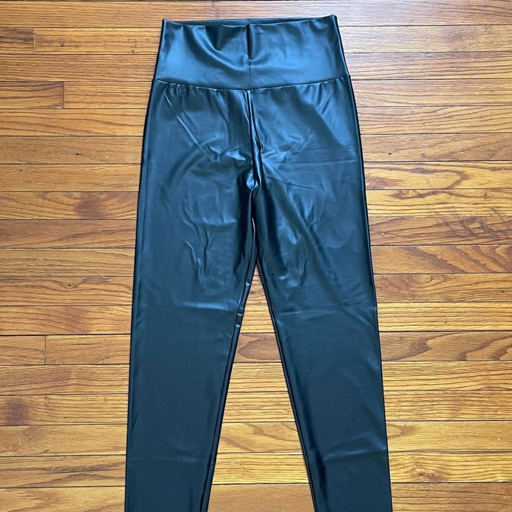 Everbellus Faux Leather Leggings